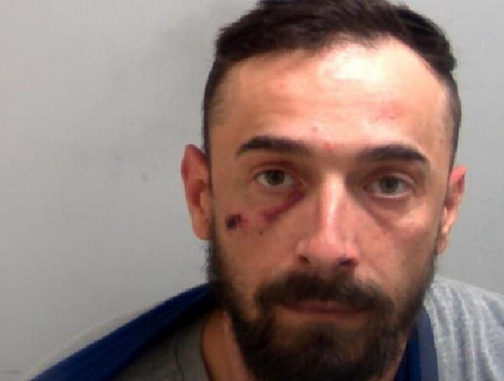 Un român care a violat o adolescentă de 14 ani, condamnat la închisoare în Anglia